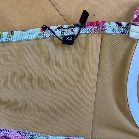 We are handsome rose bikini xs - Picture 4 of 6